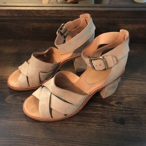 UGG Sandra Heels